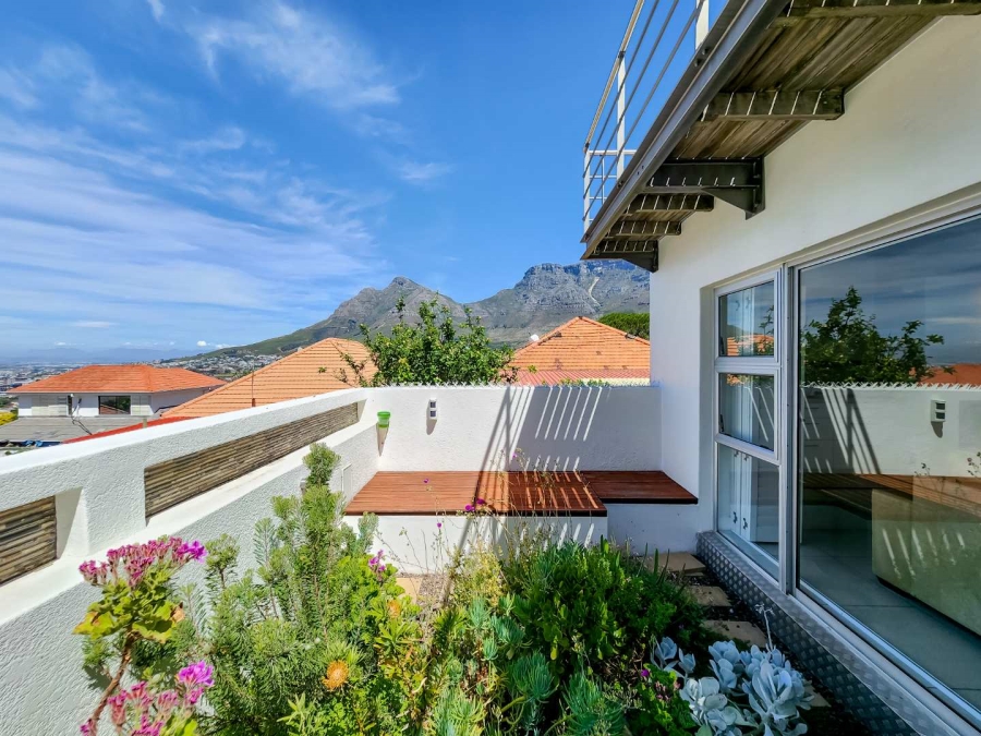 To Let 4 Bedroom Property for Rent in Tamboerskloof Western Cape